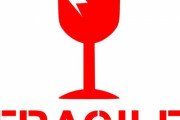 外国人「新しいパソコンが宅配便で届いた、『こわれもの』シールが何の意味もないことを実感した…」