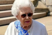 海外「エリザベス女王が歩くのも難しい状況にあるようだ」