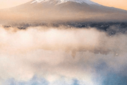 海外「なぜ日本はこんなにも素晴らしいのか」富士山の奇跡の瞬間を捕らえた写真に外国人は・・・