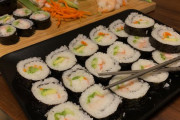 外国人「初めて寿司を作ったけど自分でも惚れ惚れする出来だ」