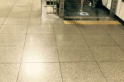 【海外の反応】韓国のエスカレーター前の表示が過激　海外の反応「アメリカでもこれが必要、韓国はボディイメージがひどい」