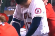【海外の反応】不調の大谷さん、バットの蘇生を試みる「私もバットになりたい」