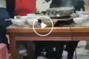 アジア人達が食堂で大喧嘩している映像が海外で話題に