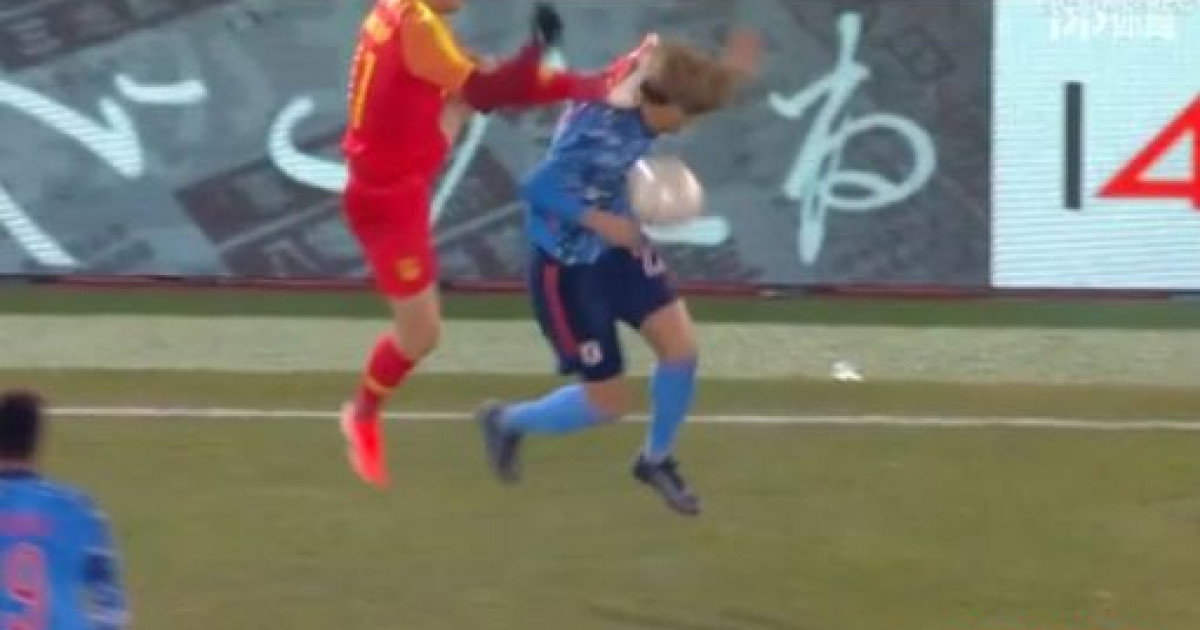海外「今一度、中国の対日本戦でのカンフーサッカーを見てみよう」 | 海外の反応アンテナ