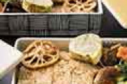海外「うまいっ！」 日本の美味しい旅のお供「駅弁」に興味津々な外国人