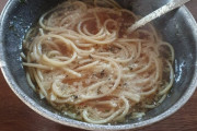 外国人「彼女がスパゲッティをラーメンみたいに食うんだがどう思う？」