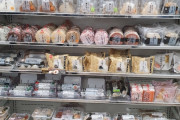 韓国人「韓国人が日本に来て驚いた『コンビニおにぎり』の陳列棚がこちらです‥」→「大量過ぎるだろ‥（ﾌﾞﾙﾌﾞﾙ」　韓国の反応