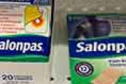 外国人「体が痛いんだけどオススメある？」→「日本のサロンパスが一番！」