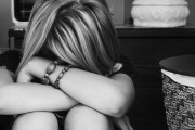 海外「日本の孤独担当大臣って何それ！？」コロナ禍において女性の自殺増加に対する外国人の反応