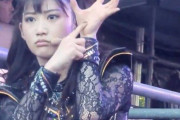 BABYMETALが謎のグッズを予告　“カセットプレーヤーじゃね？”　【海外の反応】