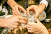 韓国人「昔の韓国の未開な酒文化がこちらｗｗｗｗｗｗ」