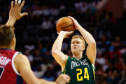 【動画】高校のバスケ選手がイキって元NBA補欠選手に1on1を挑む→ オーバーキルされてしまうｗｗｗｗ