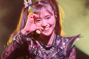 BABYMETALの女の子たちの前髪が前ほどふわっとしてないことに気付いた人いる？　【海外の反応】