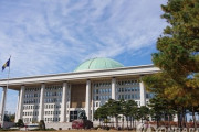 韓国紙「韓国の民主主義水準、世界23位 ... "完全な民主国家" 5年ぶり再突入」