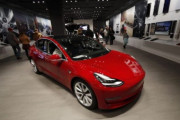 韓国人「86万ウォンのUSBを挿せば完全自動運転」→違法ハッキングツール論争で注文殺到と話題に