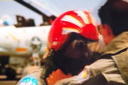 【悲報】韓国人「36年前のトップガン１に『戦犯旭日旗』が堂々と登場していたが、当時の韓国人は何故非難しなかったのですか？」　韓国の反応