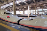 【海外の反応】「日本は電車好きには天国です！」日本の２階建新幹線。
