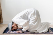 外国人「イスラム教徒って本当に1日5回お祈りしてるの？」