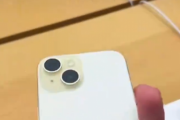 米「日本のアップルストアでiPhoneがそのまま展示されてる！？なぜ盗まれないのか！？」[海外の反応]