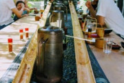 海外「日本には流し素麺なる伝統があるようだが不衛生では？」
