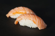 日本人が作った「サーモンの授乳シーン」がサイコパスで笑うｗ【台湾人の反応】