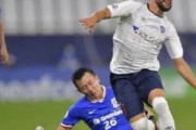 中国の反応「謝罪が先だろ」FC東京選手に“危険タックル”の中国人を妻が擁護「故意ではない」