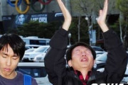 【画像あり】韓国人「国家の恥さらしだ‥」2012年に世界的に話題に成った韓国のレディー・ガガ公演反対デモの様子をご覧ください　韓国の反応