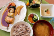 【画像あり】韓国人「日本が羨ましい‥」日本の中堅企業社内食堂の料理内容がコスパ良過ぎｗｗｗｗ　韓国の反応