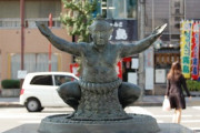 日本の伝統国技♪相撲を見た外国人の感想が→「独特の雰囲気」「なんてかっこいいんだ」海外の反応