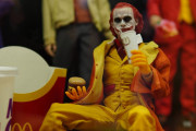 日本人が「マックフルーリーのストロー」を必死で吸った結果ｗｗｗ【台湾人の反応】