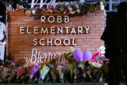 テキサス州小学校乱射で生徒をかばって死亡した女教師の夫、悲しみのあまり心臓発作で亡くなる