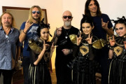 ダークサイド時代のBABYMETALのキュートで面白い瞬間　“なんでもあは泣いてるの？”　【海外の反応】