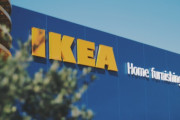 「IKEA店内でのかくれんぼ」がSNSに告知された結果、3千人の参加希望者が。これはヤバイと地元警察が駆り出される（スコットランド）
