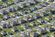 お前ら怖いか、これがアメリカ人が住んでる郊外の風景だ…