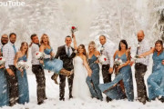 突然の吹雪の中で素敵な結婚式の写真撮影 !（アメリカ）