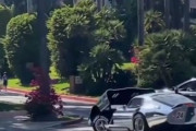 「見たことないレベルの車が衝突事故を起こすと…値段が気になる！」ピカピカの車に注目が集まる