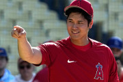 【海外の反応】大谷翔平がテレビカメラの前で暴力行為【MLB】