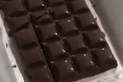 頭の良いやつが得をする。実践、誰にもバレずにチョコレートを食べる方法。海外の反応