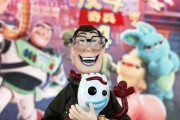 海外「ホラー映画みたいだ！」香港での不気味なウッディの日常！ウッディのフィギュアを使用して、作られた世界観がすごい！！ 海外の反応
