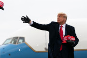 トランプ支持者「白人より愛国的！」英メディア、バイデン氏の出身地近くで熱心な日本人トランプサポーターと出くわす