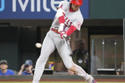 大谷翔平の今季初ホームランは1試合2本！外国人ファンも大盛り上がり！
