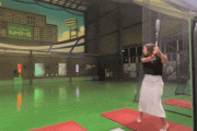 【GIF】韓国人「野球がめちゃくちゃ上手な『日本人美女』のプレイをご覧ください」→「マジで凄いです」　韓国の反応