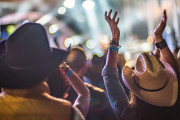 【海外】北米のカントリーミュージックフェス情報：ファンを魅了する10の祭典！