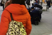 中国人「日本で老人が転んだ結果…」　中国の反応