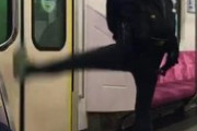 【動画アリ】地下鉄に現れた狂った日本人の登場に韓国ネット大草原wwwwwwww