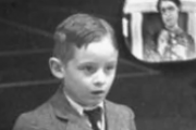海外「1948年頃、初めてテレビを見るアメリカの少年の表情」