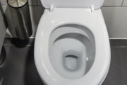 【韓国の反応】韓国のトイレは盗難、性犯罪の温床？日本メディアの暴言論争…韓国の反応「先進国で言うことではない。/日本はトイレの隠しカメラに興奮する。」