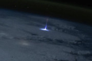 【海外】ニューオーリンズの上空に超巨大な雷ジェットが出現したんだって！