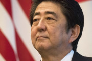 安倍元首相が選挙演説中に背後から撃たれる　【海外の反応】