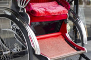韓国人「寿司女が引く人力車に3時間30分乗った場合の価格がこちら」